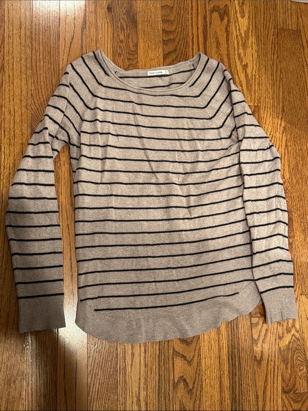 Pink Clover Gray Long-Sleeve Striped Tee